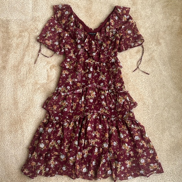 Marissa Webb Floral Ruffle Short Sleeve A-line V-neck Midi Dress in Size Small - Picture 1 of 10